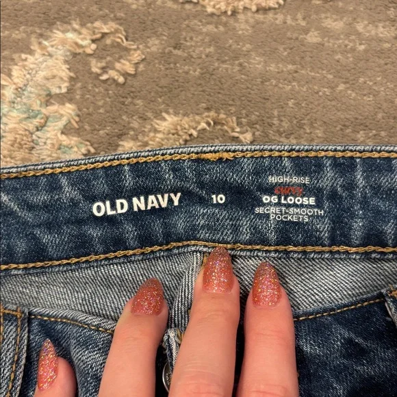 Old Navy Relaxed Fit Women’s Jeans in Light Blue - Picture 2 of 3